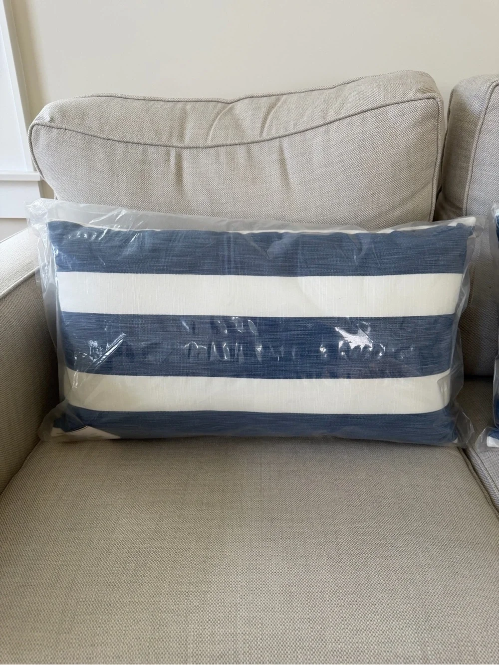 2 POTTERY BARN Noah Stripe Blue Outdoor Pillows New Classic Striped Lumbar NWT